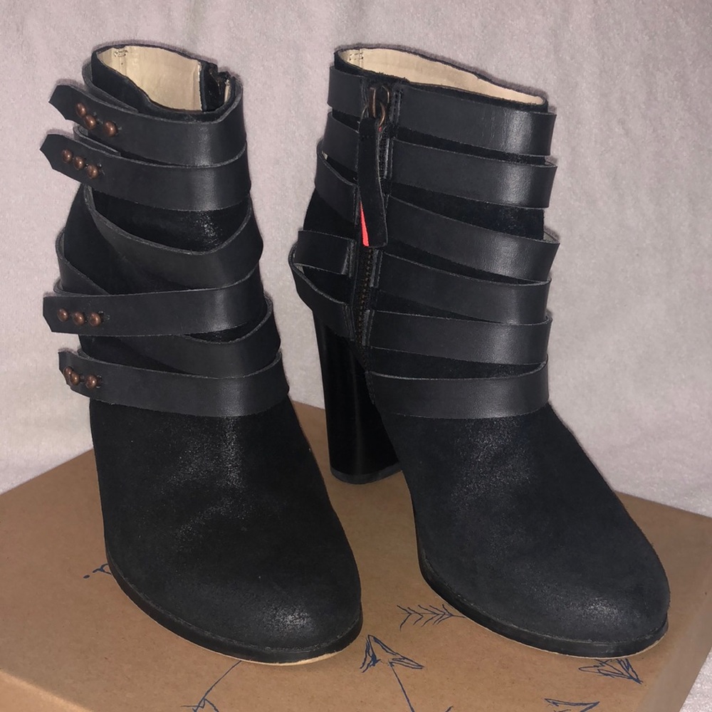 Joe’s Cracked Leather Black Zipped Booties